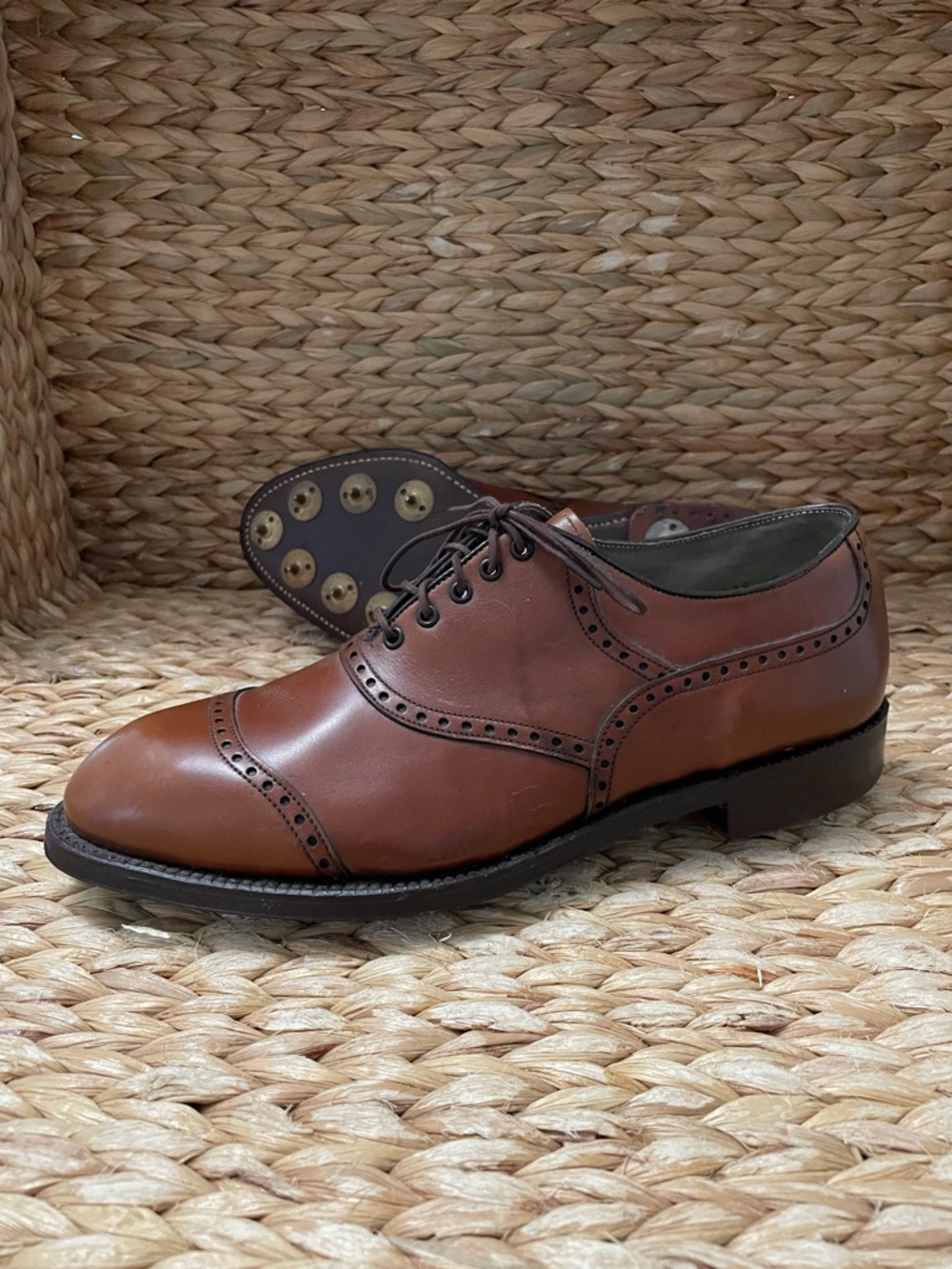 FootJoy‎ Oxford Captoe Cognac Brown Leather Made USA with Metal Spikes Mens 8.5E